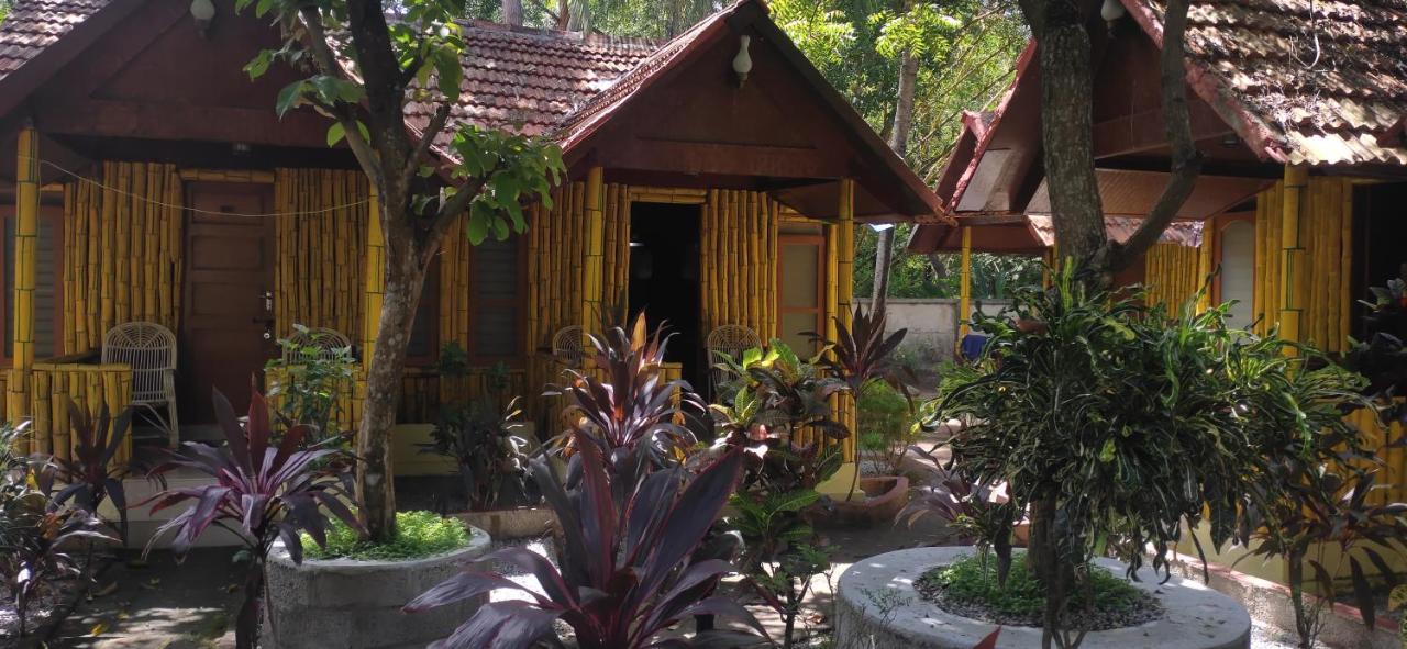 Savithri Inn Cottage Varkala Eksteriør billede