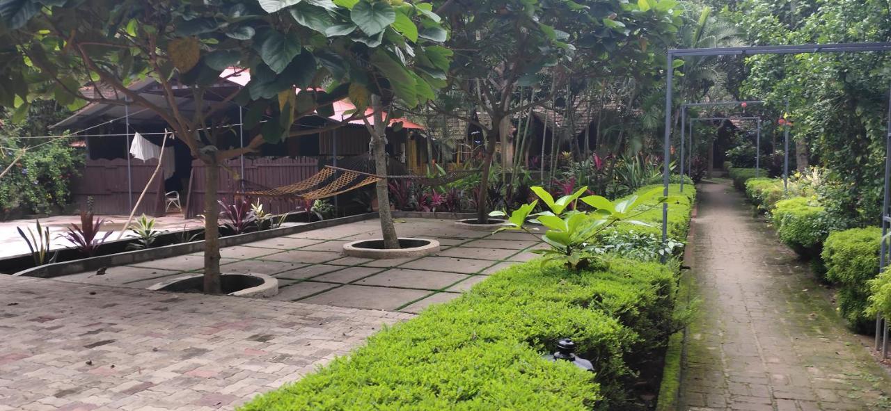 Savithri Inn Cottage Varkala Eksteriør billede